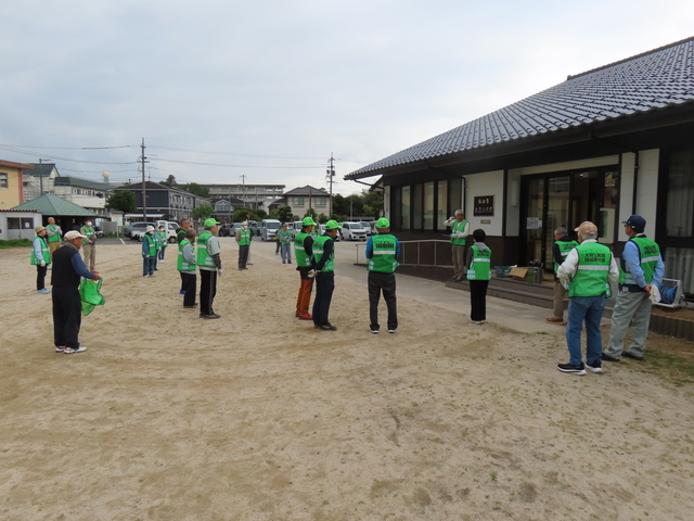 5.11 ごみ拾い (1).JPG