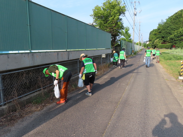 7.6 ごみ拾い (13).JPG