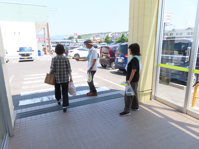7.8 ティッシュ配り (14).JPG