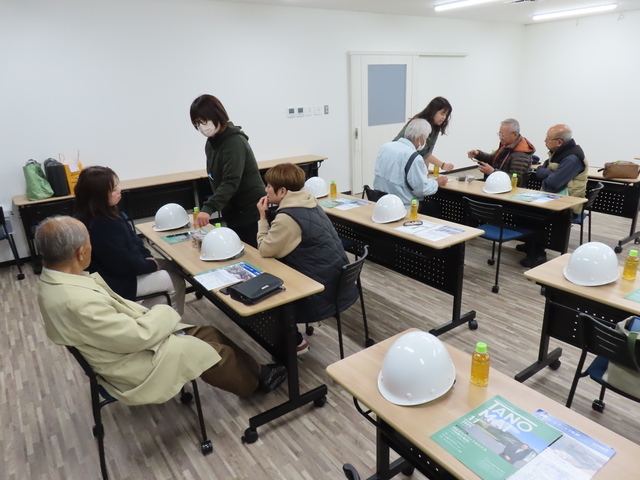 11.18 視察研修 (13).JPG