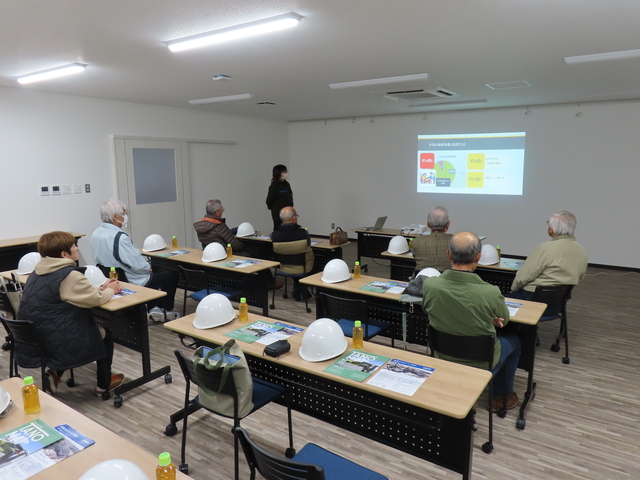 11.18 視察研修 (5).JPG